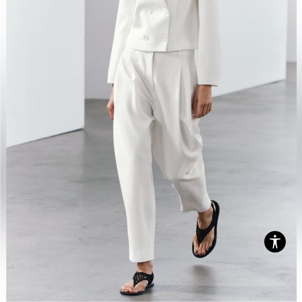 Pleated pants Zara